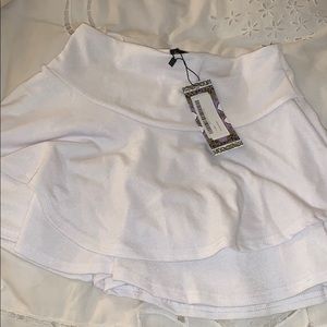 SEXY WHITE SKORT W/TAGS *NEVER WORN*